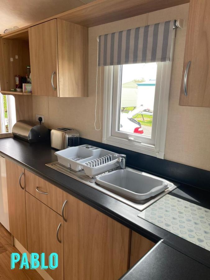 Towyn Six Berth En Suite Caravan Rhyl Esterno foto