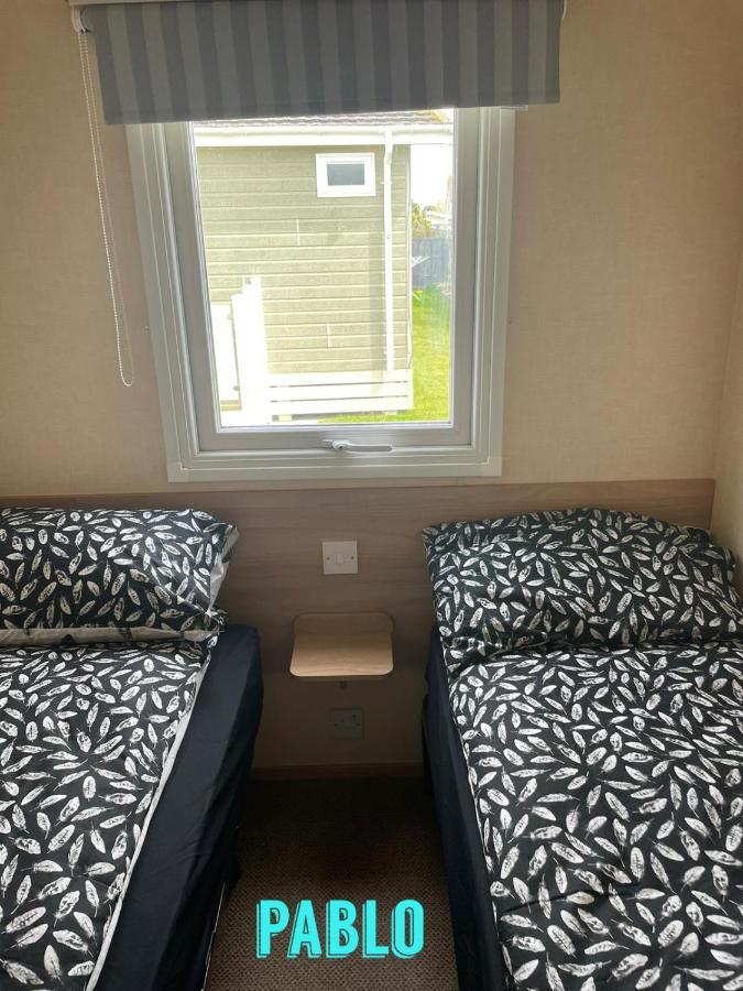 Towyn Six Berth En Suite Caravan Rhyl Esterno foto