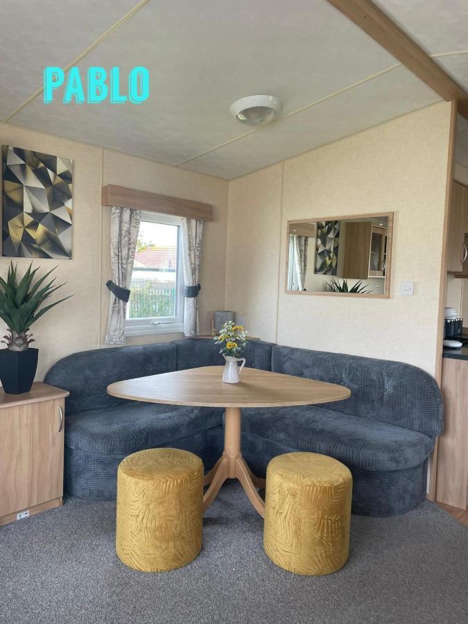 Towyn Six Berth En Suite Caravan Rhyl Esterno foto