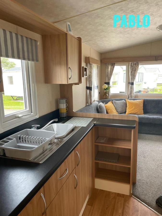 Towyn Six Berth En Suite Caravan Rhyl Esterno foto